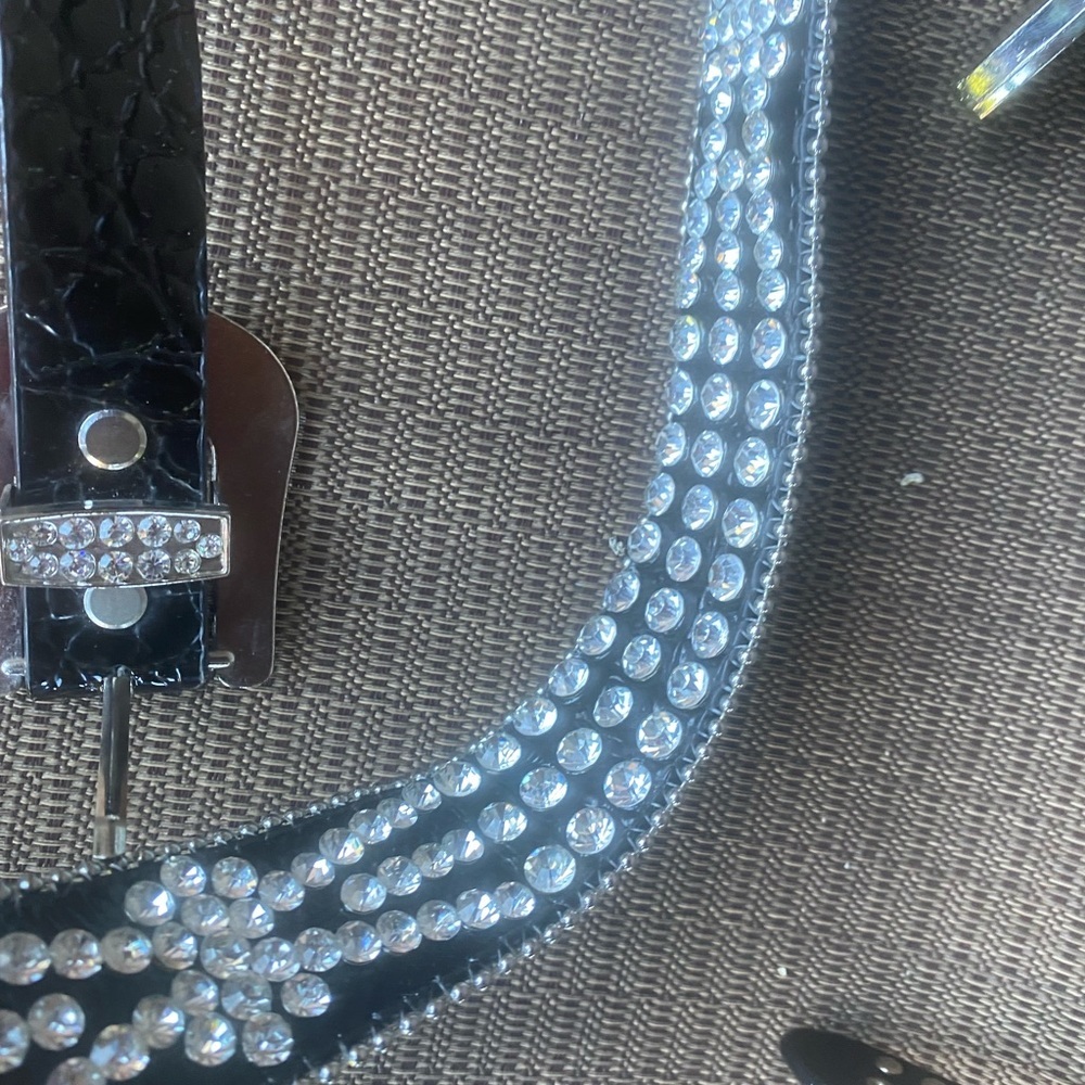 Lot of 2 Women’s L Rhinestone Black bling belts concert punk rocker buckle nice - Picture 4 of 10